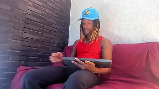 Snapshot of LooganX chatting on October 2025 02:14:01 PM LooganX online show from October 2025 02:14:01 PM