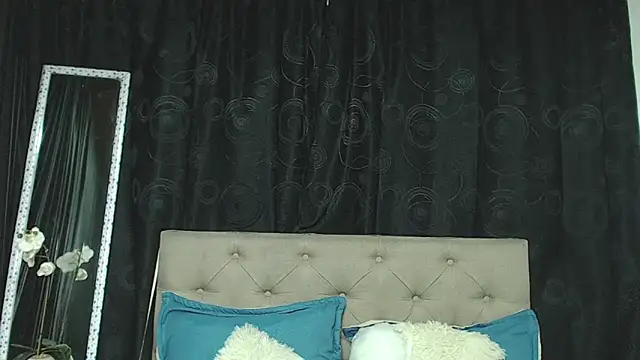 Snapshot of rebeka_kenye chatting on March 2025 08:27:01 PM rebeka kenye online show from March 2025 08:27:01 PM