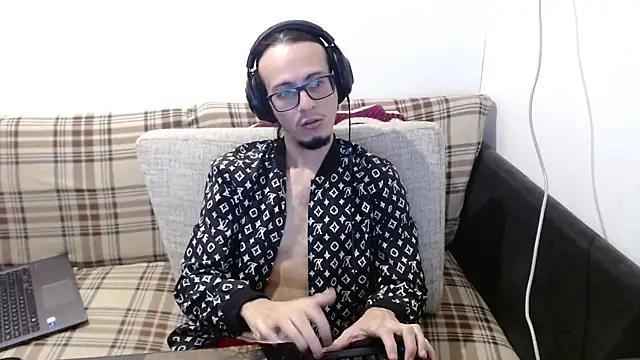 cholitohermoso online show from July 2026 02:21:02 PM
