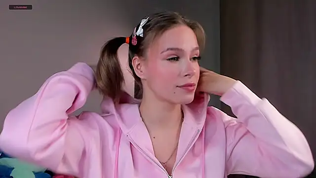 TaiteBayles online show from October 2025 01:15:01 AM