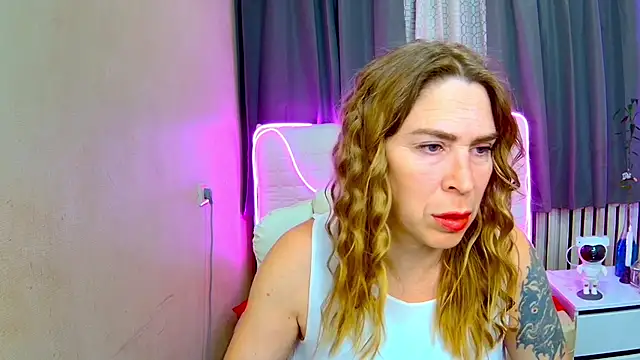 TessaDaybreak online show from September 2025 07:08:01 AM