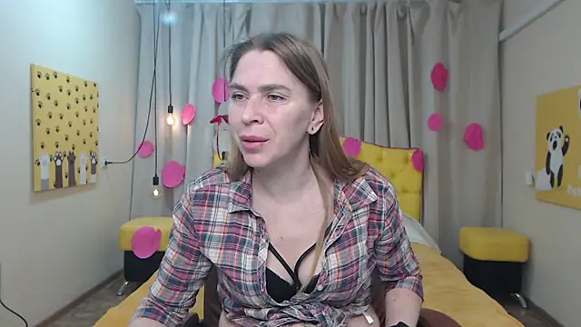 TessaDaybreak online show from April 2026 06:52:01 AM