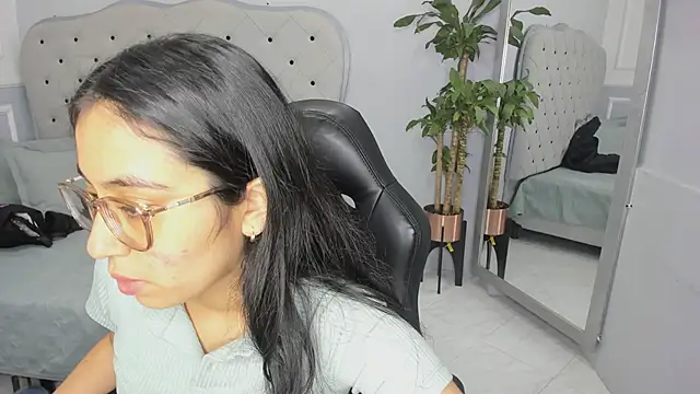 Snapshot of lucelly_15 chatting on February 2026 11:53:01 AM lucelly 15 online show from February 2026 11:53:01 AM