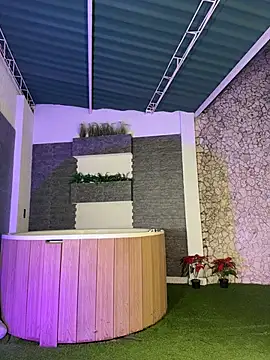 MelanieHillss online show from December 2025 04:51:02 AM