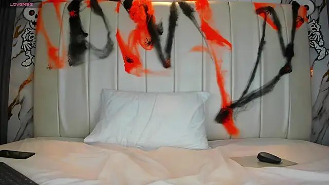 EvaMillins online show from October 2025 04:05:02 AM