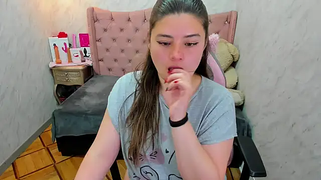 Lianngrace online show from November 2025 02:05:02 PM