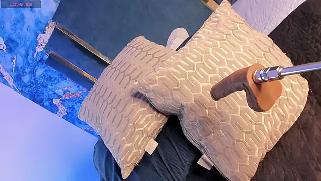 Natty roberts  online show from November 2025 12:55:02 AM