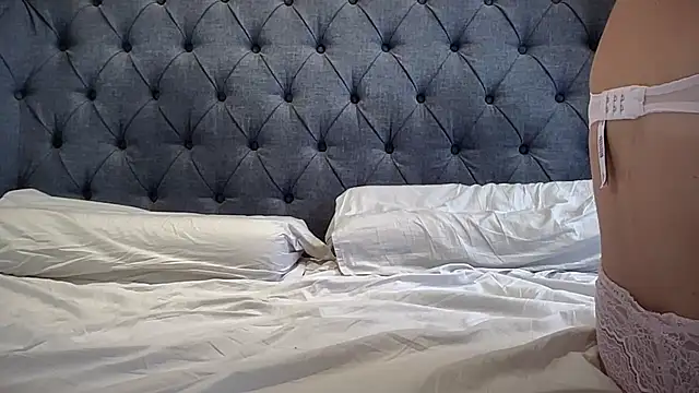 eatmypie69 online show from October 2025 10:49:02 AM