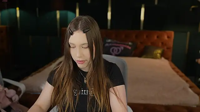 Snapshot of Euphoriia_sea chatting on September 2025 02:17:01 PM Euphoriia sea online show from September 2025 02:17:01 PM