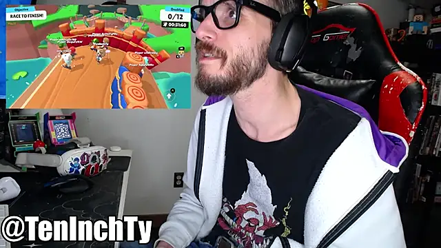 Snapshot of teninchty chatting on April 2026 03:07:01 AM teninchty online show from April 2026 03:07:01 AM