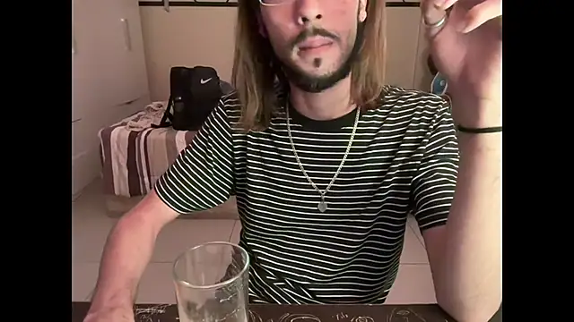 Snapshot of H3llB0Y6 chatting on January 2026 05:56:01 AM H3llB0Y6 online show from January 2026 05:56:01 AM