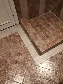 Snapshot of Loly2025 chatting on February 2025 02:43:02 PM Loly2025 online show from February 2025 02:43:02 PM