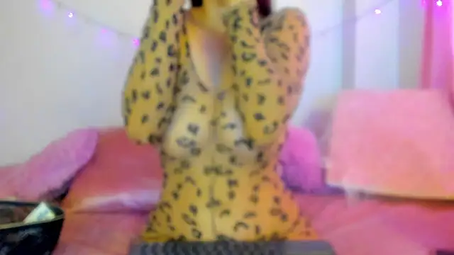 Danna Myst online show from November 2025 12:26:01 PM