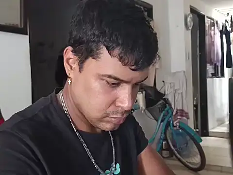 Snapshot of juniorguty chatting on November 2025 07:45:01 PM juniorguty online show from November 2025 07:45:01 PM