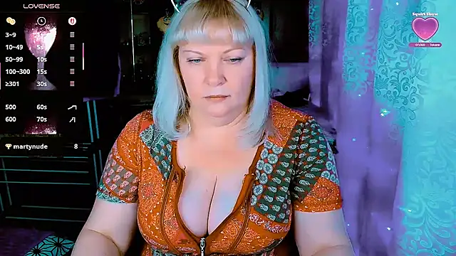 FlowerButterf online show from December 2025 10:26:01 PM