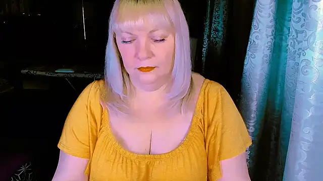 FlowerButterf online show from March 2026 10:49:01 PM