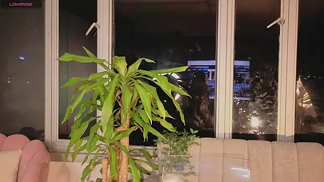 Ivanna West online show from October 2025 10:08:02 AM