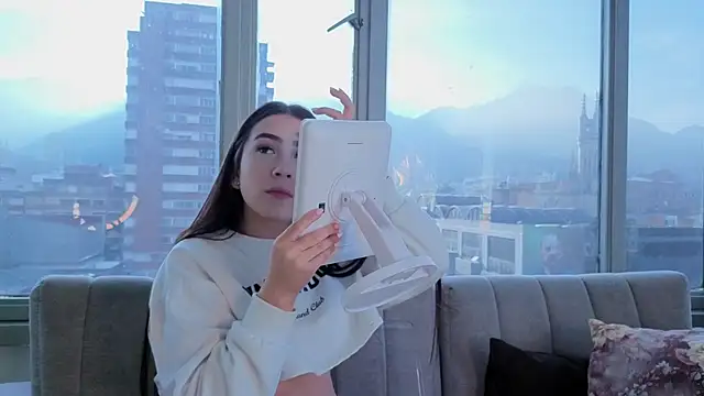 Ivanna West online show from December 2025 11:48:01 AM