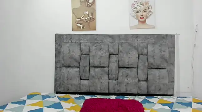 Chloe diamondss online show from February 2025 03:47:02 AM