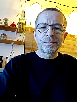 Snapshot of Xavspank2 chatting on December 2025 10:24:01 AM Xavspank2 online show from December 2025 10:24:01 AM