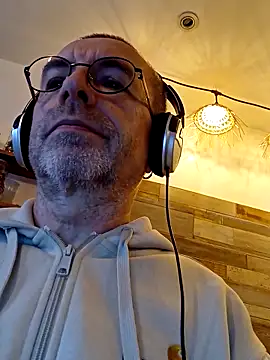 Snapshot of Xavspank2 chatting on December 2025 10:30:01 AM Xavspank2 online show from December 2025 10:30:01 AM