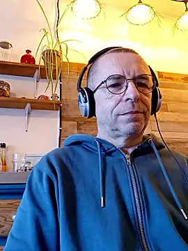 Snapshot of Xavspank2 chatting on January 2026 09:02:02 AM Xavspank2 online show from January 2026 09:02:02 AM