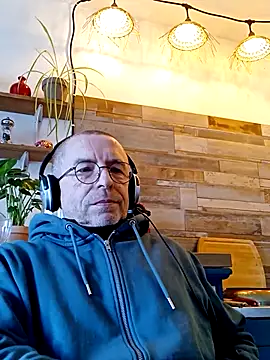 Snapshot of Xavspank2 chatting on February 2026 10:55:01 AM Xavspank2 online show from February 2026 10:55:01 AM