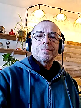 Snapshot of Xavspank2 chatting on February 2026 10:23:01 AM Xavspank2 online show from February 2026 10:23:01 AM