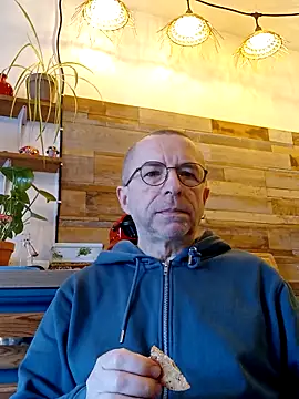 Snapshot of Xavspank2 chatting on March 2026 08:31:02 AM Xavspank2 online show from March 2026 08:31:02 AM