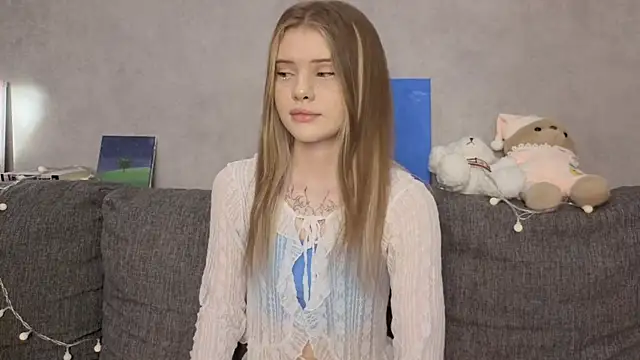 Snapshot of CarolinePepper chatting on June 2026 01:26:02 PM CarolinePepper online show from June 2026 01:26:02 PM