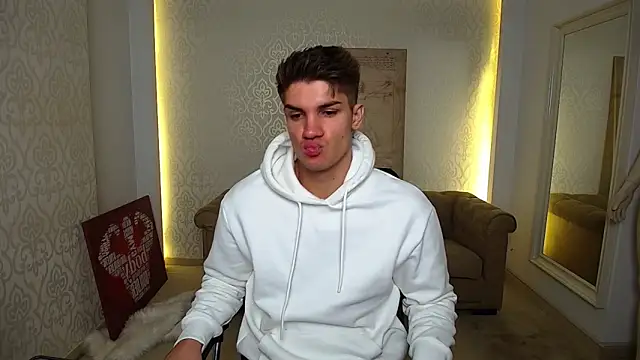 MaxKaiden online show from September 2025 04:50:01 AM