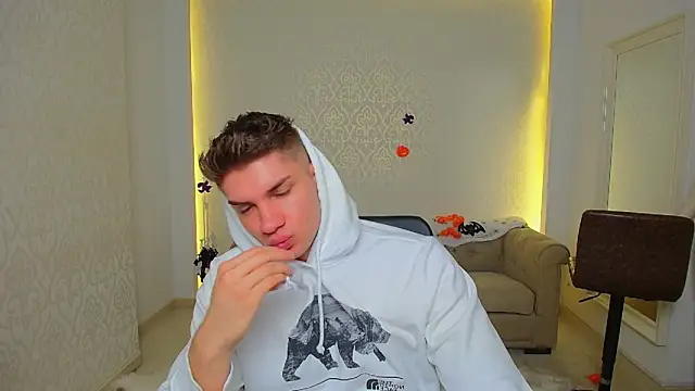 MaxKaiden online show from October 2025 05:55:02 AM