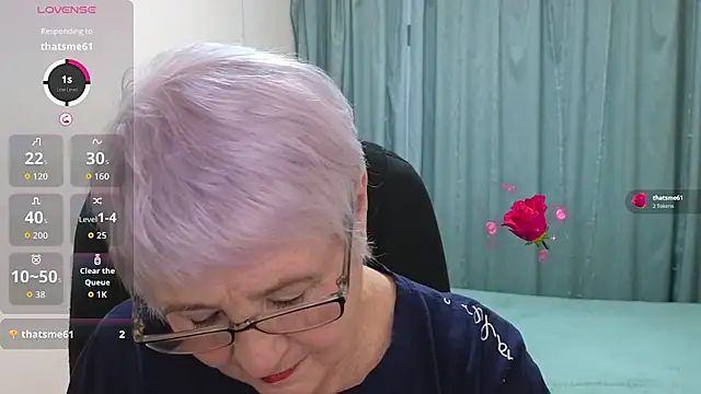 Sandra Snowflake online show from November 2025 12:30:01 PM