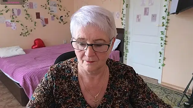 Sandra Snowflake online show from June 2026 11:35:01 AM