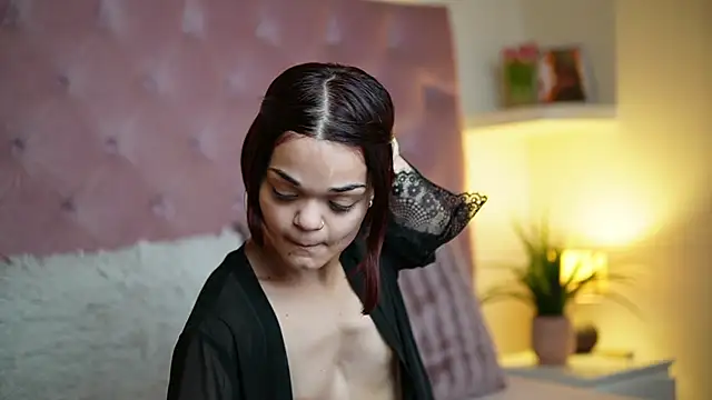 MaiaMini online show from November 2025 08:31:01 PM