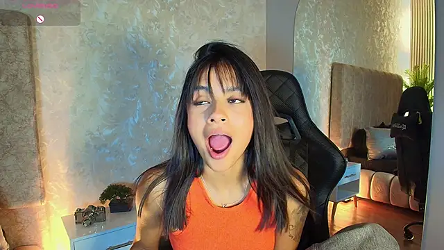 Snapshot of katia_foxxx_ chatting on June 2026 05:39:01 PM katia foxxx online show from June 2026 05:39:01 PM