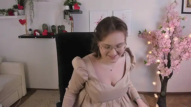 Snapshot of Rada_Woods chatting on February 2025 11:13:01 AM Rada Woods online show from February 2025 11:13:01 AM