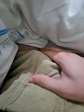 Snapshot of skiciyunis chatting on October 2025 08:59:01 PM skiciyunis online show from October 2025 08:59:01 PM