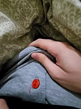 Snapshot of skiciyunis chatting on October 2025 08:06:02 PM skiciyunis online show from October 2025 08:06:02 PM