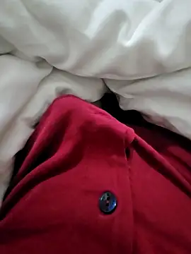 Snapshot of skiciyunis chatting on October 2025 09:14:02 PM skiciyunis online show from October 2025 09:14:02 PM