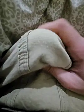 Snapshot of skiciyunis chatting on December 2025 06:47:02 PM skiciyunis online show from December 2025 06:47:02 PM