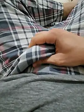 Snapshot of skiciyunis chatting on February 2026 05:19:02 PM skiciyunis online show from February 2026 05:19:02 PM