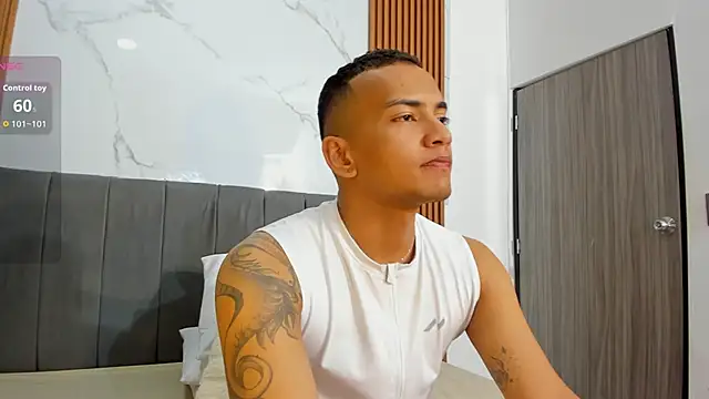 Rafa2004Cruz online show from October 2025 12:01:02 PM