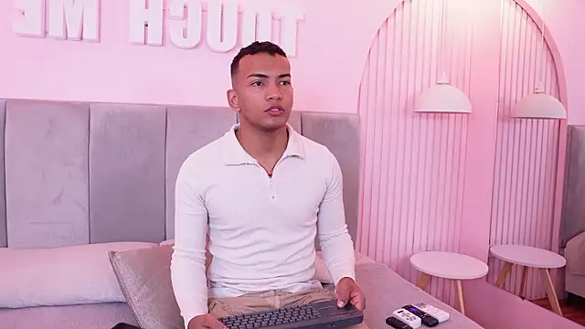 Snapshot of Rafa2004Cruz chatting on February 2026 12:36:01 PM Rafa2004Cruz online show from February 2026 12:36:01 PM