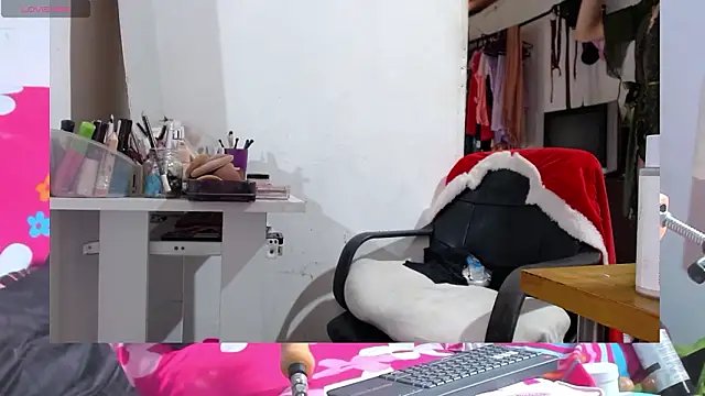 afroditacute15 online show from February 2026 05:42:01 PM