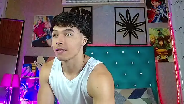 Snapshot of LiamAndrewzz chatting on June 2026 07:23:01 AM LiamAndrewzz online show from June 2026 07:23:01 AM