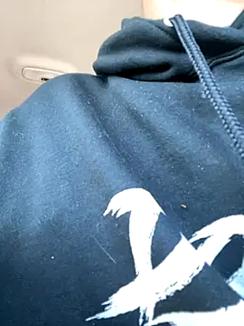 Snapshot of QueenM3 chatting on September 2025 03:27:02 PM QueenM3 online show from September 2025 03:27:02 PM