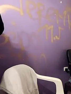 LeonRoots online show from December 2025 08:12:02 AM