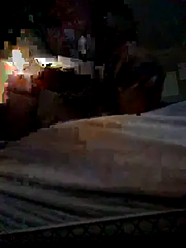 Snapshot of TwistedR chatting on November 2025 11:58:01 PM TwistedR online show from November 2025 11:58:01 PM