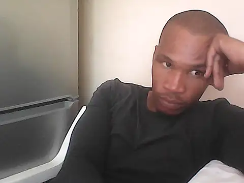 Snapshot of TwistedR chatting on February 2026 10:41:02 AM TwistedR online show from February 2026 10:41:02 AM